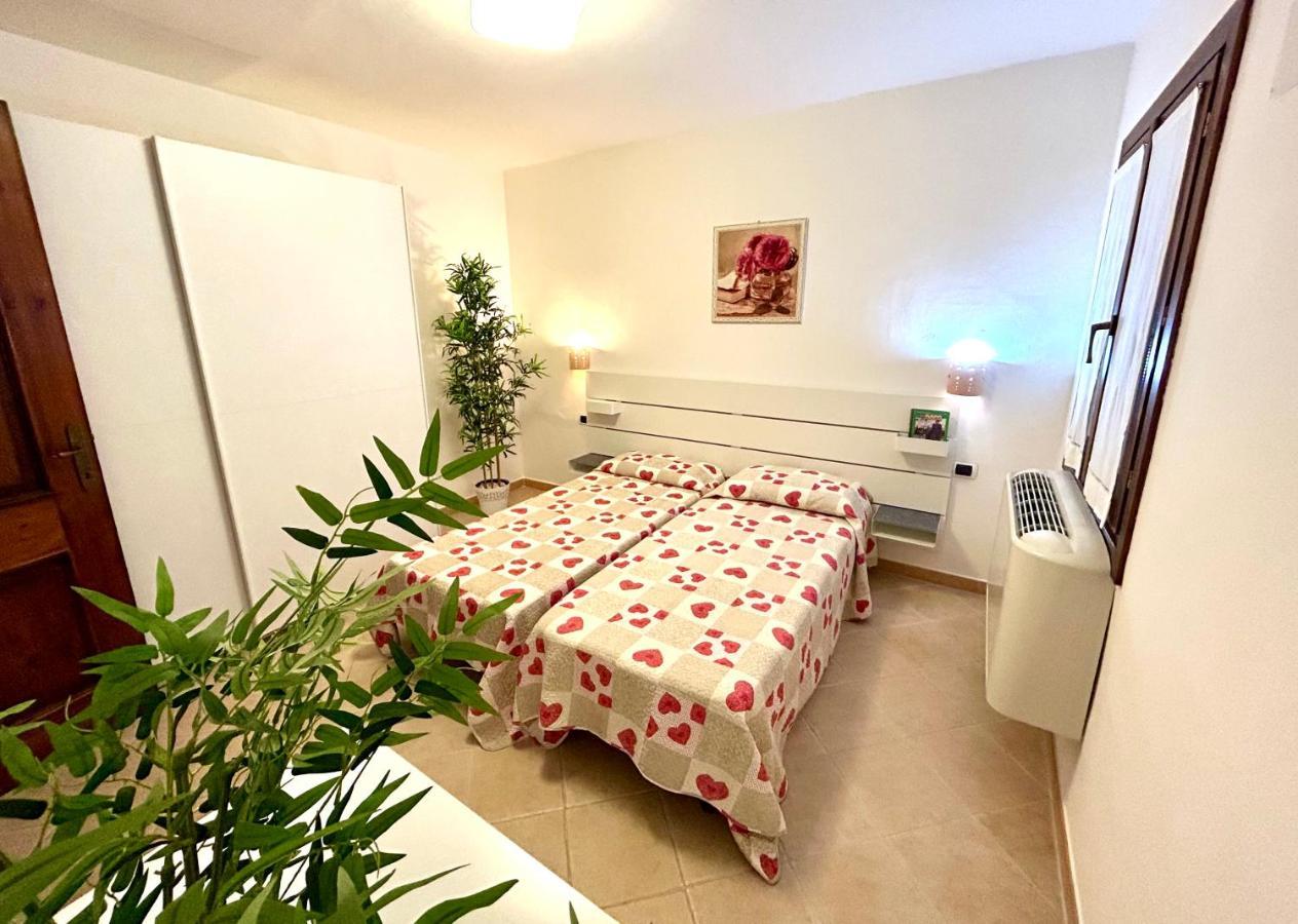 Villa Stella Fronte Mare Porto Frailis Àrbatax Extérieur photo